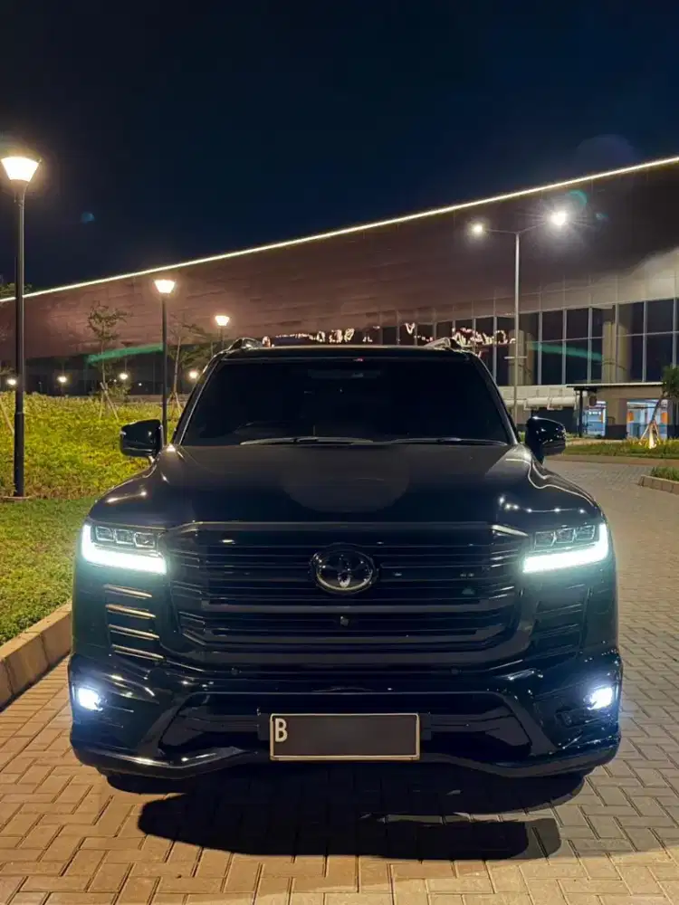 Land Cruiser VXR300 2023