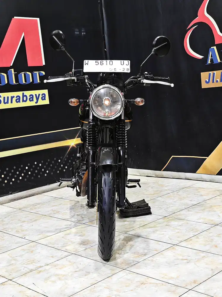 Kawasaki W175  Black Style Retro odo20rb mewah. Anugerah motor rungkut