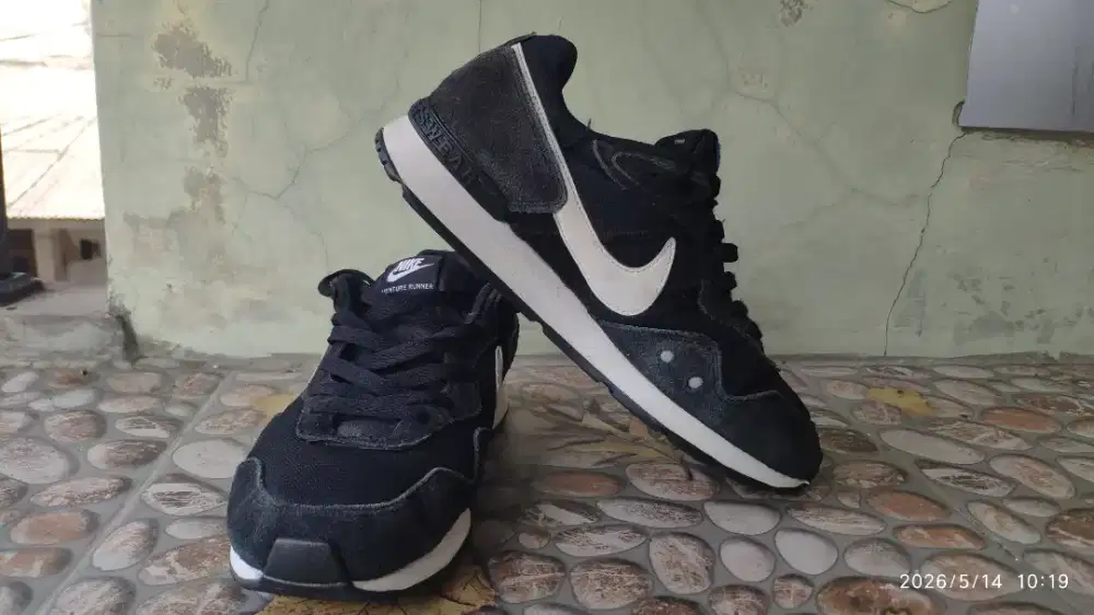 Nike venture runner size 40.5