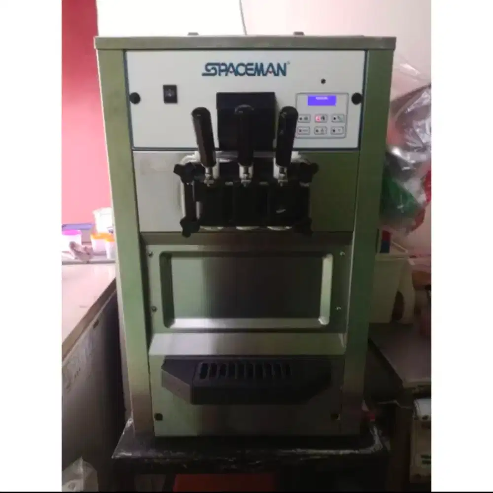 Mesin Es Krim Spaceman 6225
