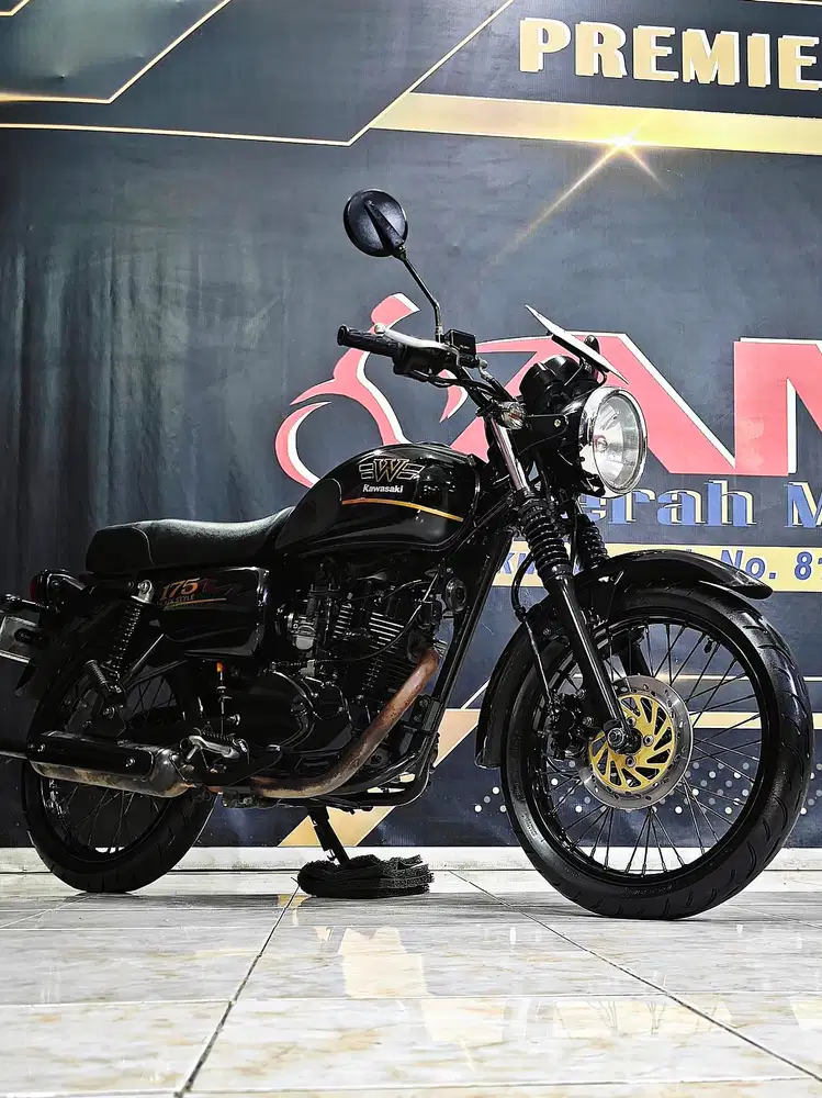 Kawasaki W175  Black Style Retro odo20rb mewah. Anugerah motor rungkut