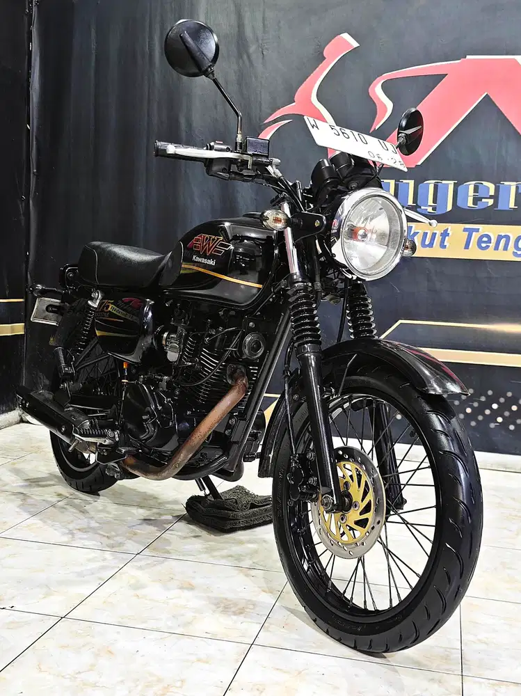 Kawasaki W175  Black Style Retro odo20rb mewah. Anugerah motor rungkut