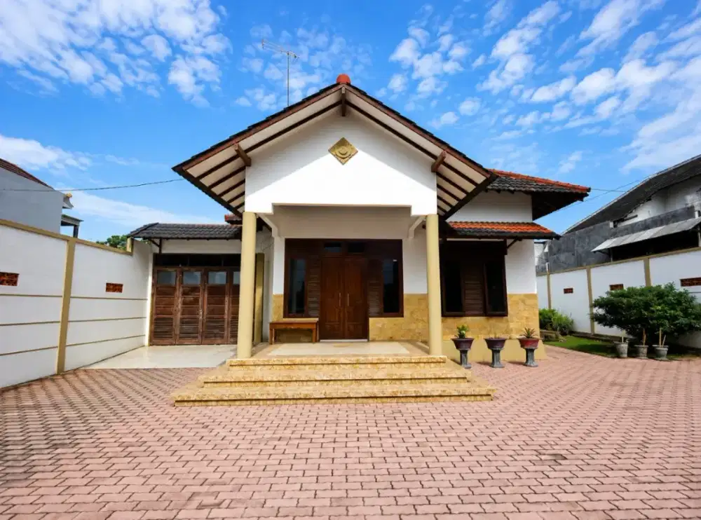 Dijual rumah dan toko d tuban kota