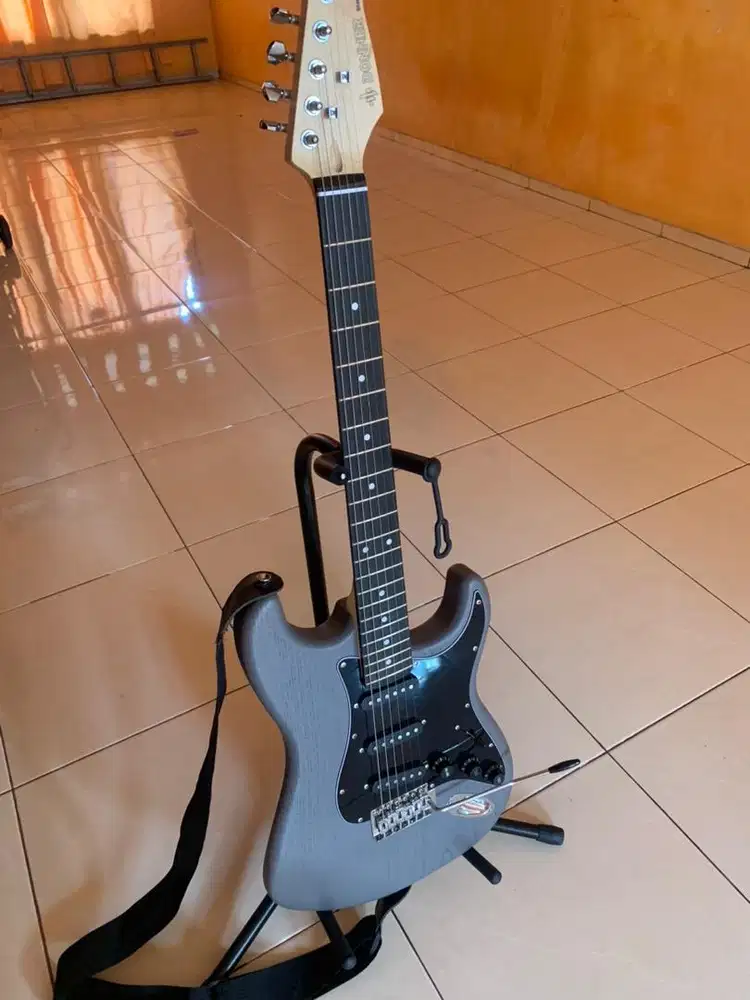 Gitar Donner DST 80 + Efek