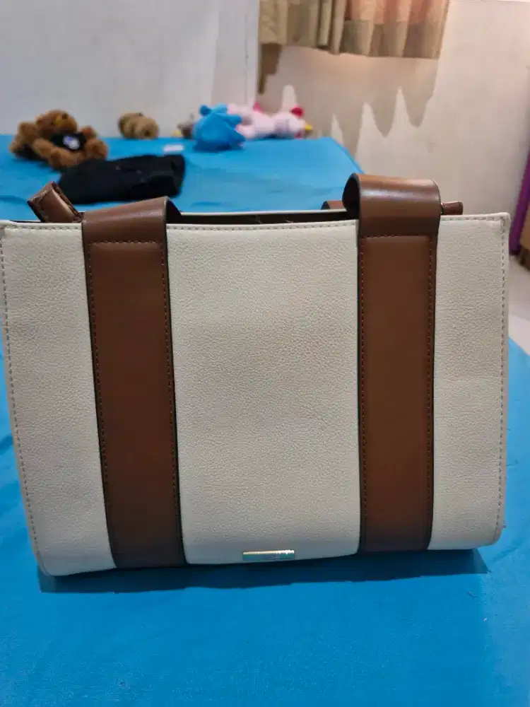 Aldo tas wanita