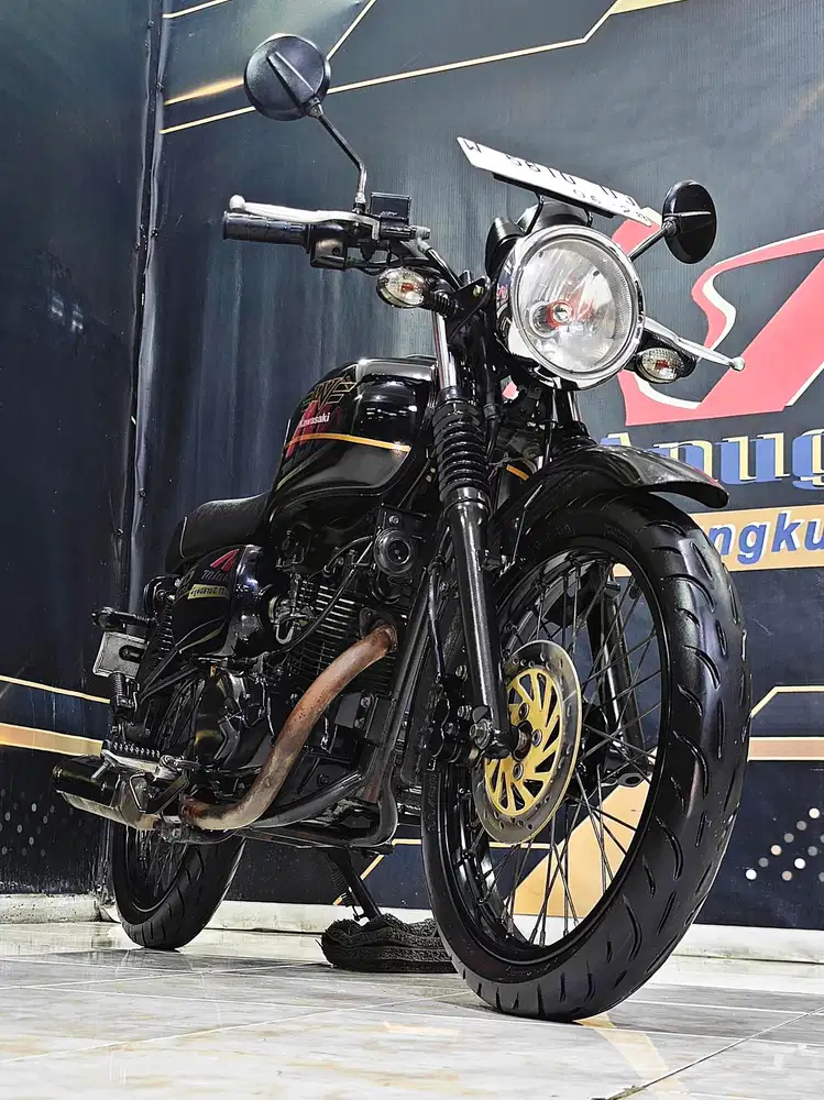 Kawasaki W175  Black Style Retro odo20rb mewah. Anugerah motor rungkut