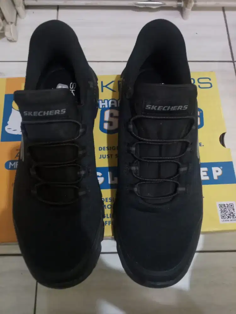 Sepatu skechers