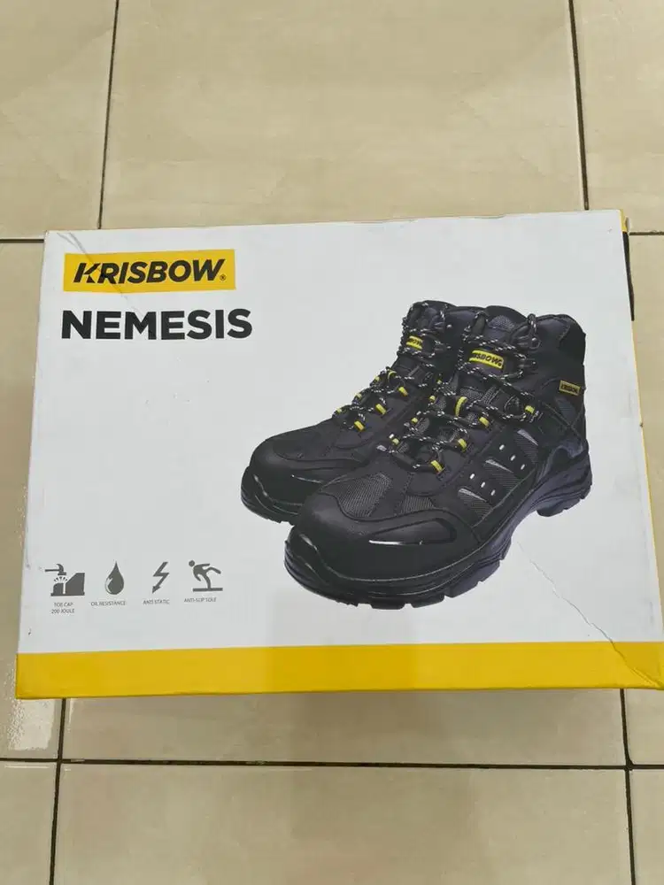 Sepatu safety / safety shoes