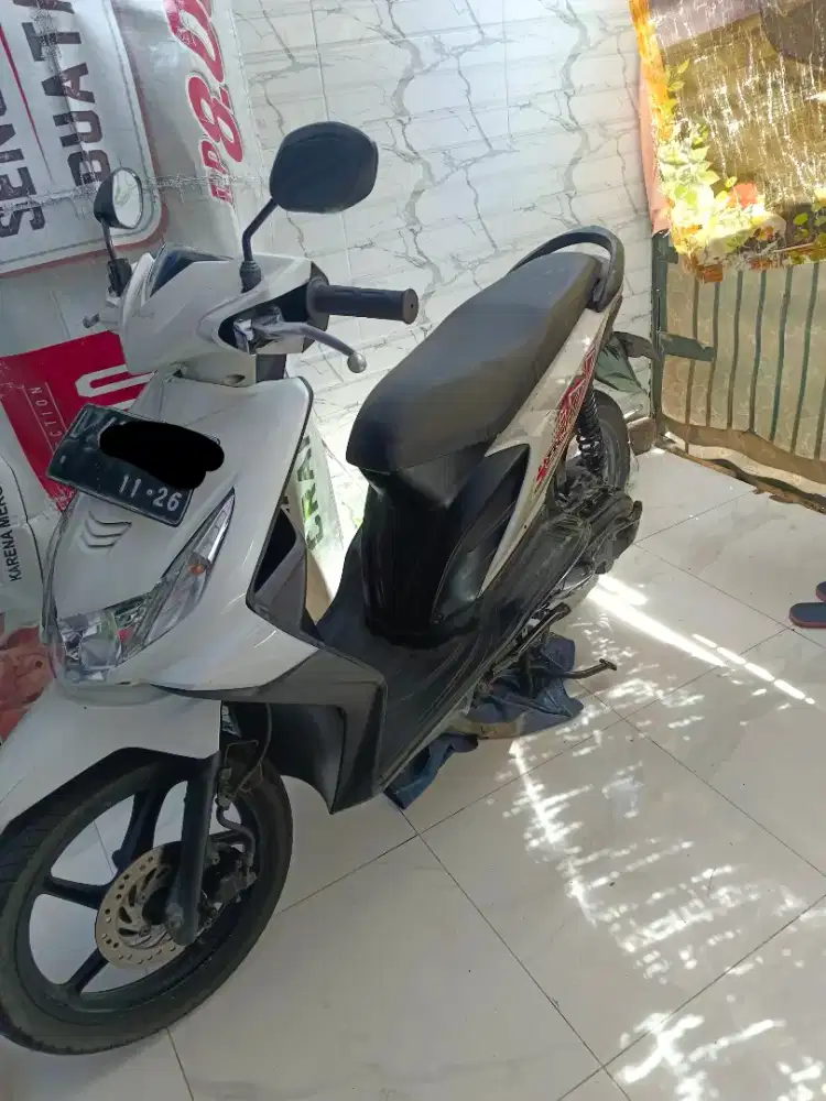 Honda beat cw 2011 mulus surat lengkap hidup