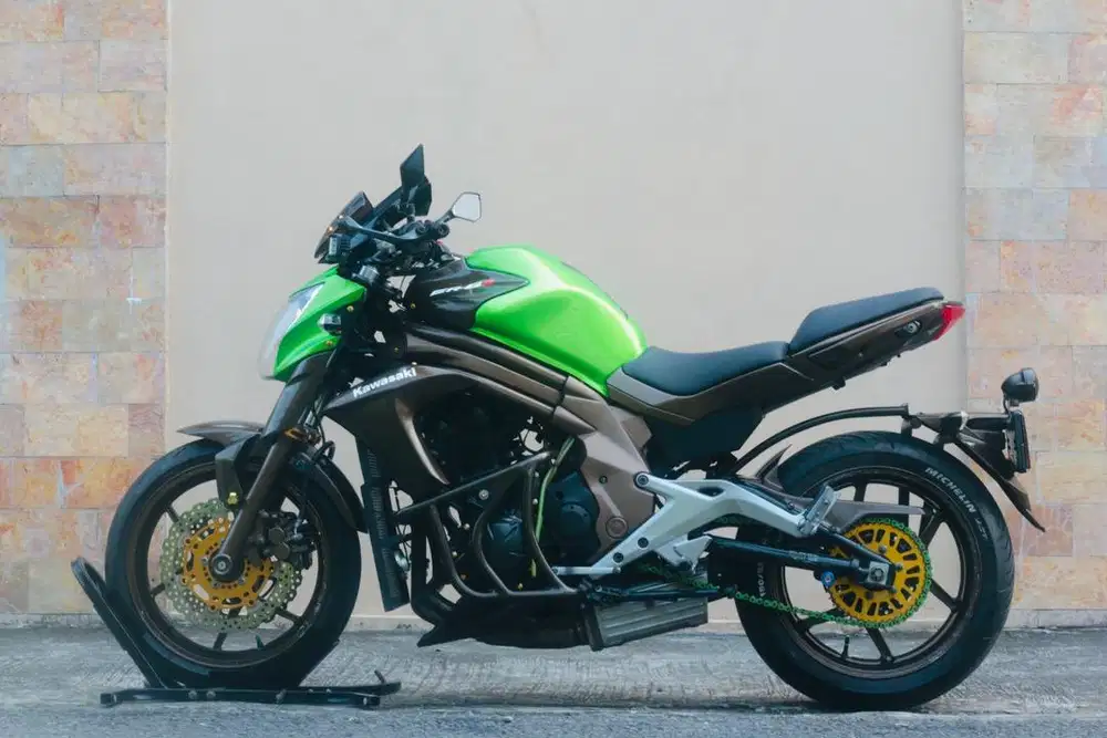 Kawasaki er6n 650 like new mesin sehat unit siap pakai turing jauh