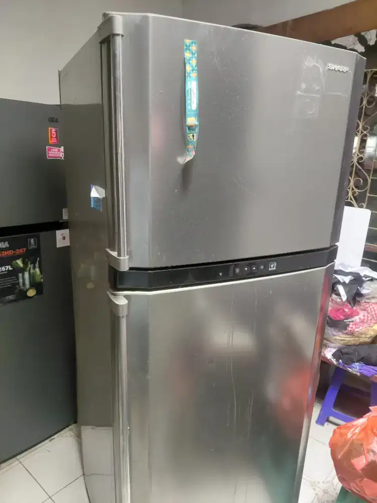kulkas sharp 2 pintu & dispenser sharp