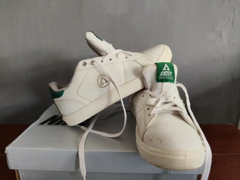 Sepatu Casual Aero Street Second 
Size 37