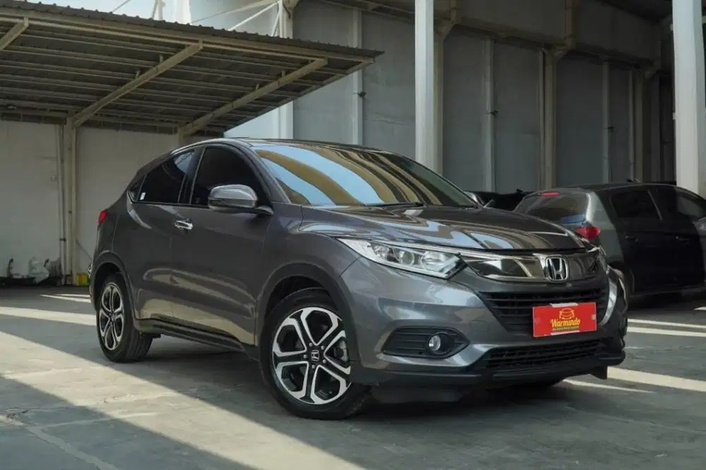 Honda HRV 1.5 E CVT tahun 2019 Abu Abu tua grey HR-V Matic AT Low KM
