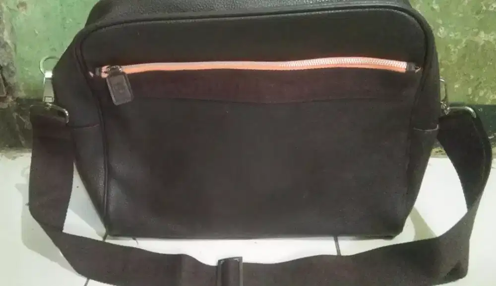 Tas kantor kulit tag Heuer