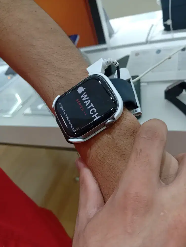 Promo Bunga Rendah Apple Watch Series 11 42 mm