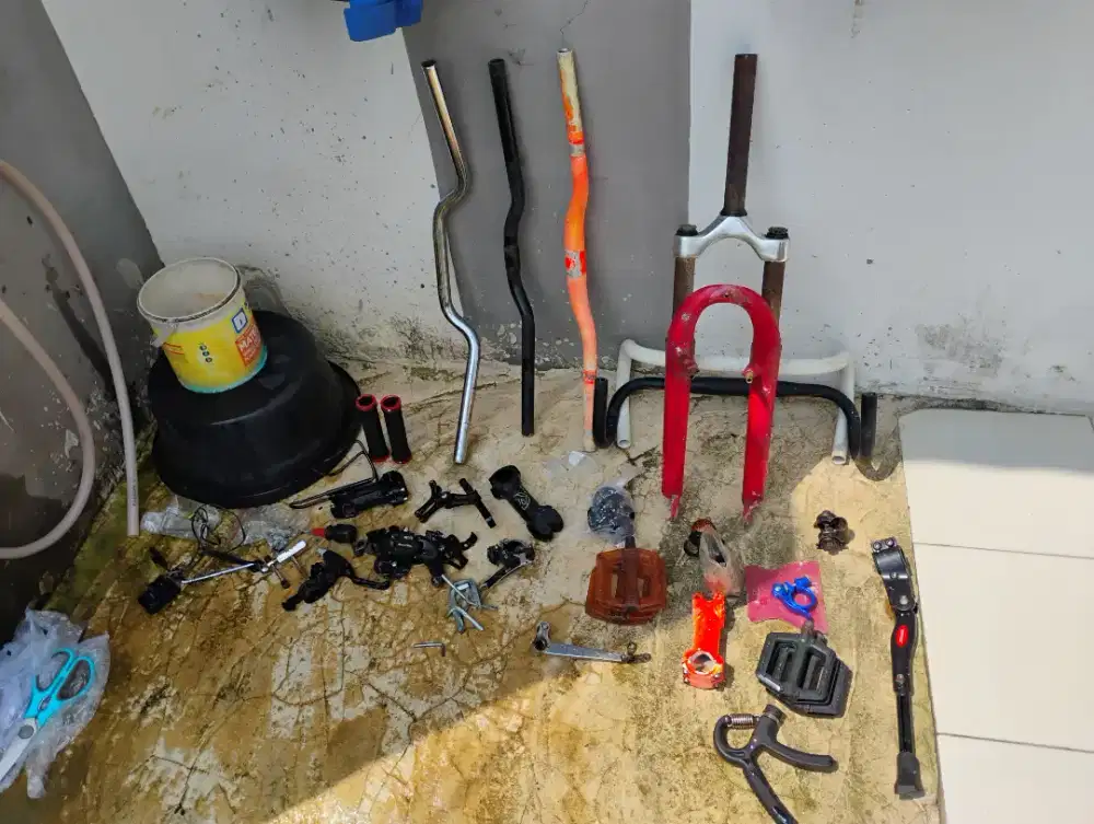 SPARE PARTS & AKSESORIS SEPEDA (TAKE ALL)