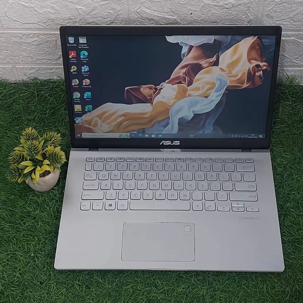 ASUS VIVOBOOK A409U INTEL CORE i3-7020U RAM 8GB SSD 256GB