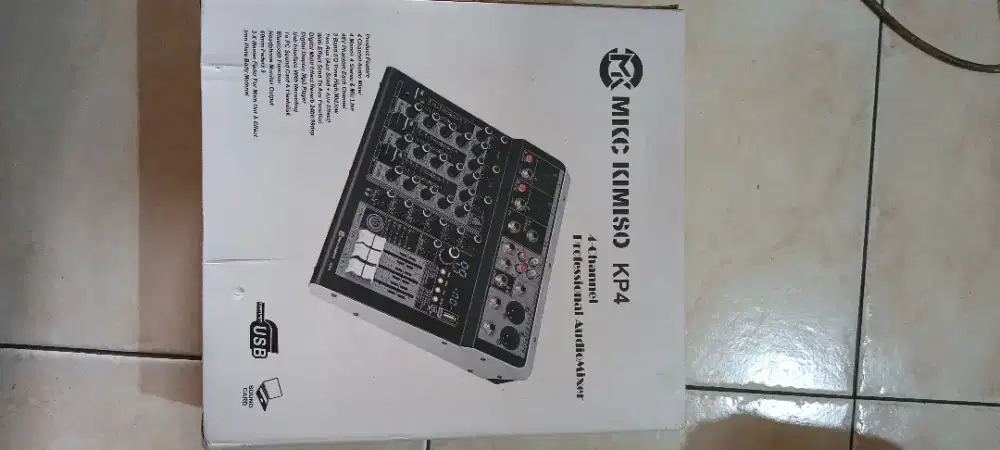 Di jual 4-channel profesional audio mixer