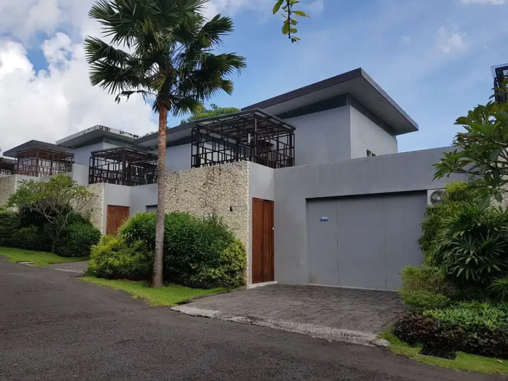 VILLA 2 RESIDENCE 2 LANTAI DI JL GEDONG SARI BENOA NUSA DUA BALI