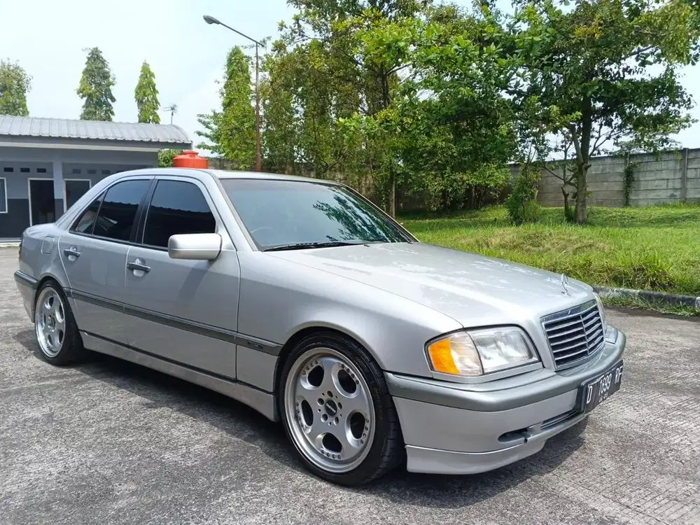 Mercedes benz c180