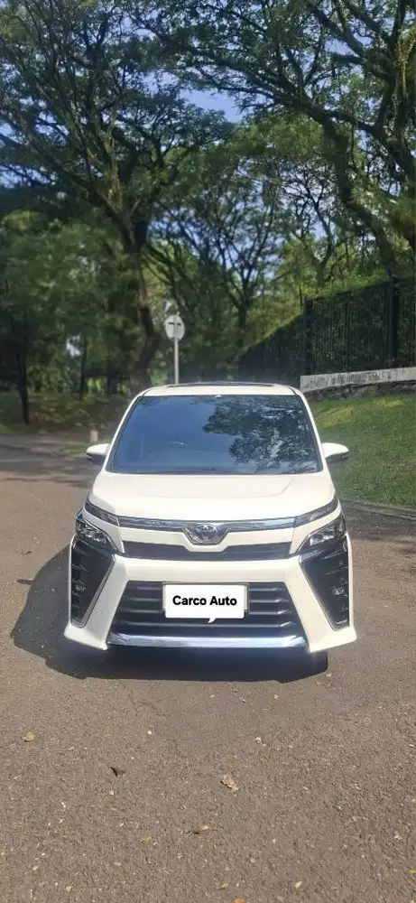 Toyota Voxy 2.0L 2018 Putih Sunroof Record