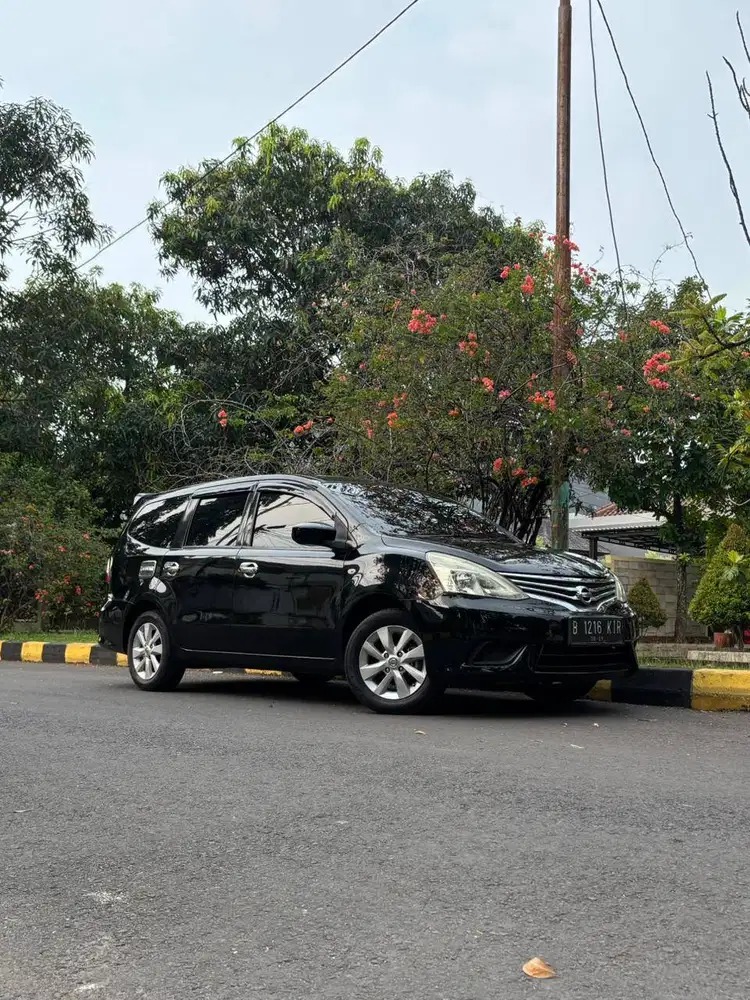 Nissan Grand Livina SV Manual 2016