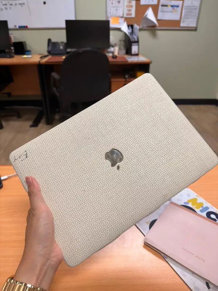MacBook Air M1 (2020) - Silver/Space Grey - BH 90% Prima