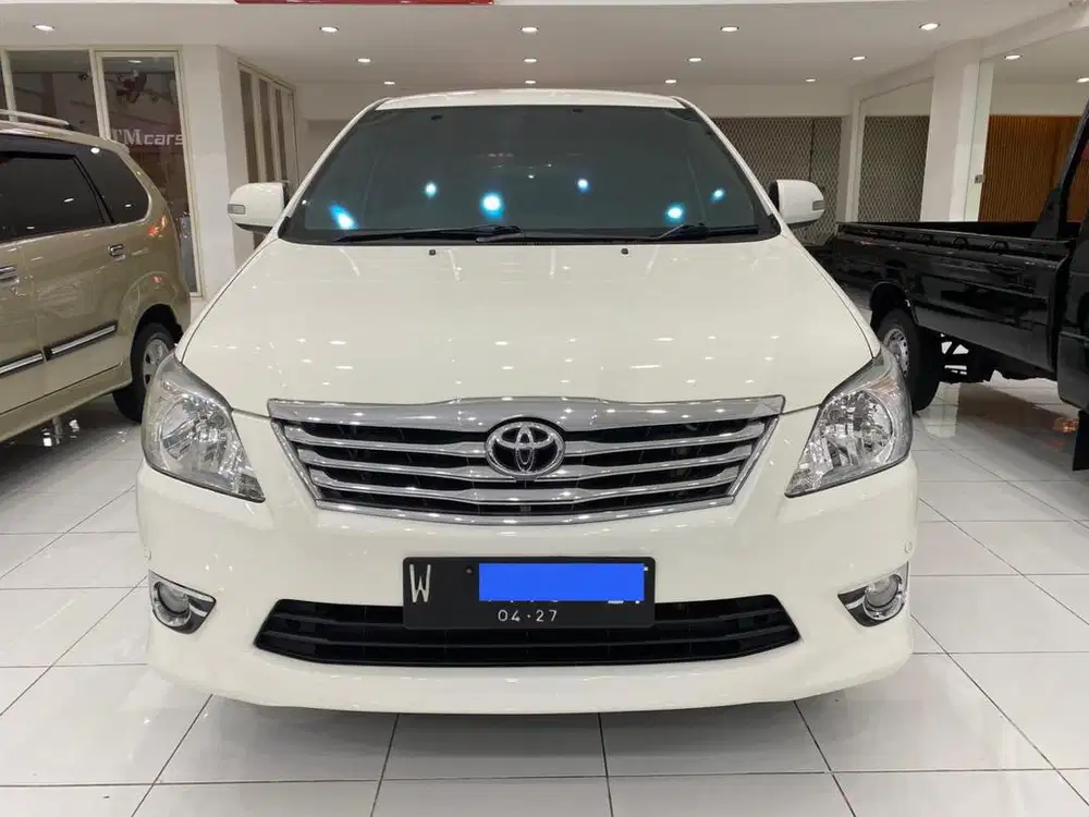 Toyota Innova V Bensin 2011 Automatic