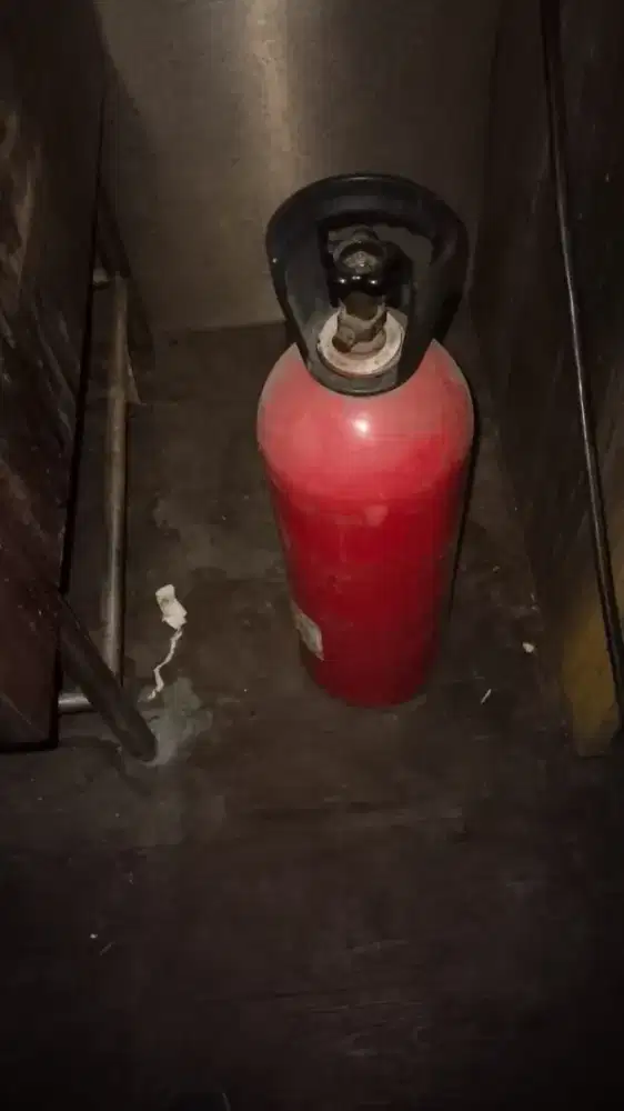 Tabung CO2 kosong
