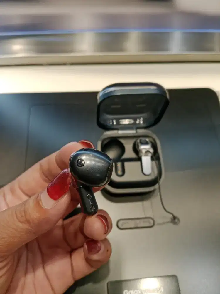 Samsung Galaxy Buds4 black