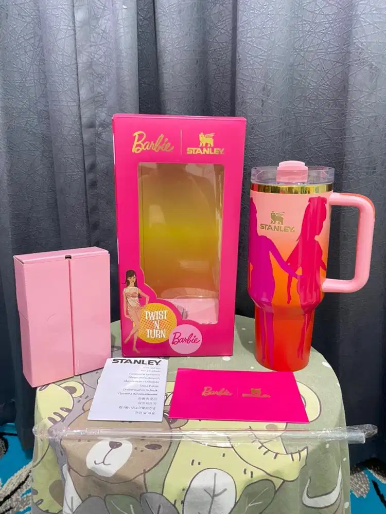 Tumbler Stanley 40oz X Barbie 60s Twist N Turn