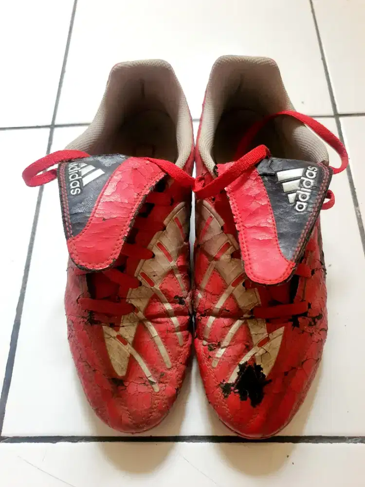 Sepatu bola Adidas original