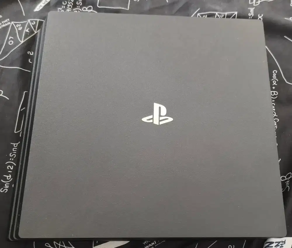PS4 Pro CUH-7200B 1TB Original + 2 Stick Ori Mulus