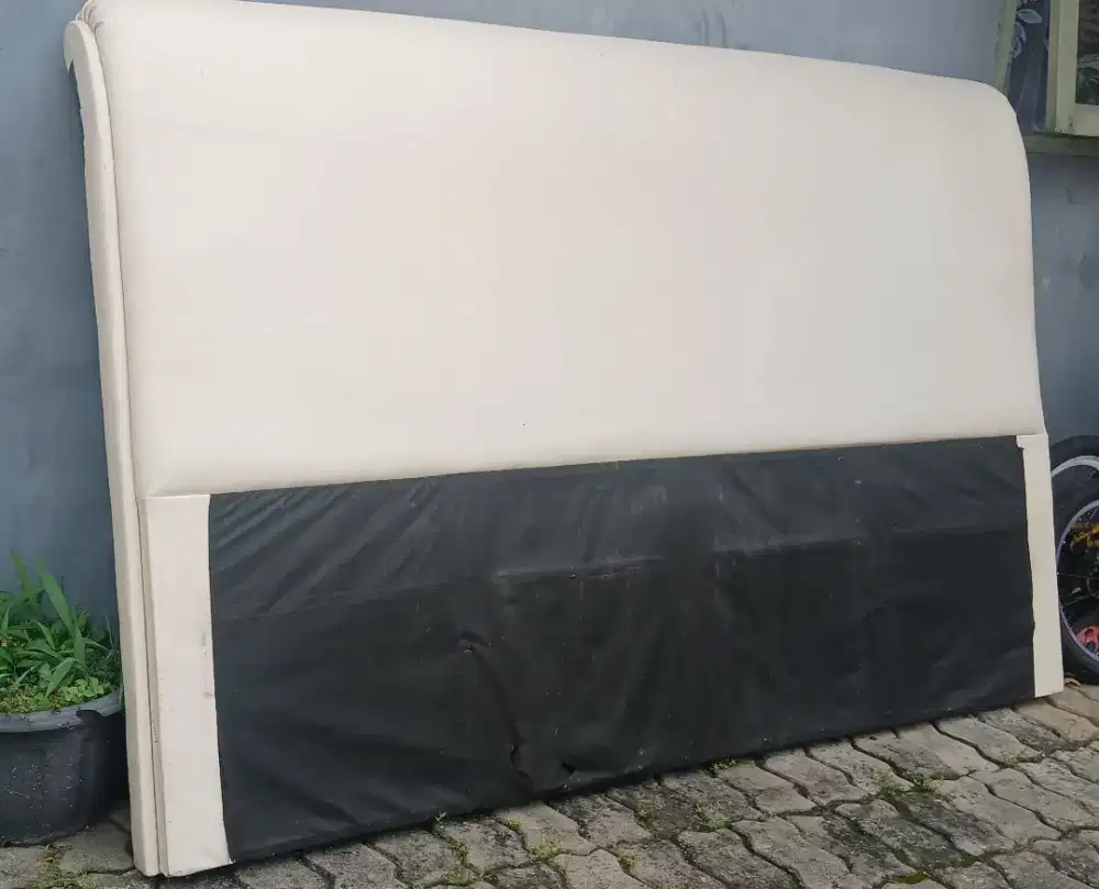 Headboard gratis..gratis..tinggal angkut