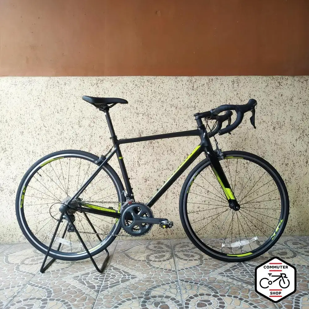 Sepeda Roadbike Polygon Strattos S4 Size L