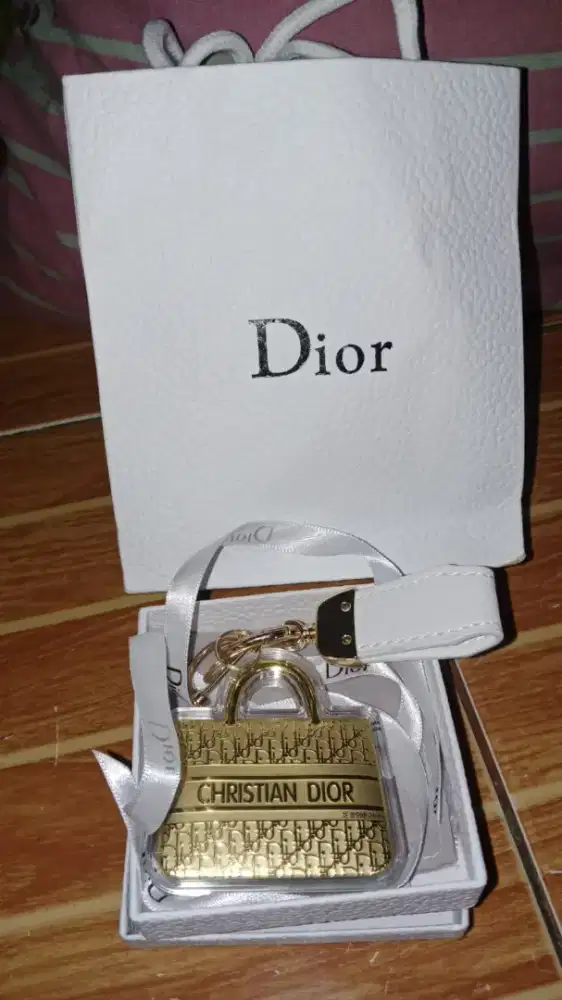 Gantungan Kunci Dior Premium