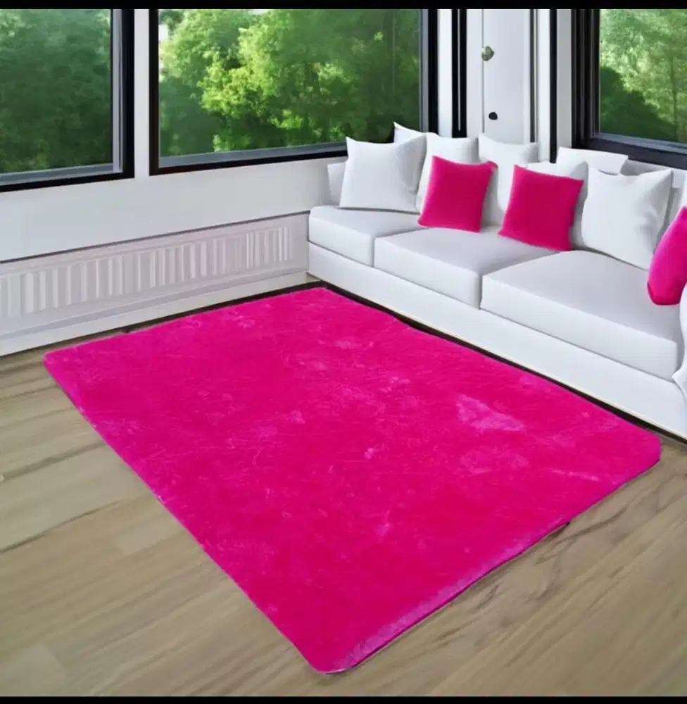 KARPET BULU PINK DIJUAL KARENA MAU PINDAH KOS