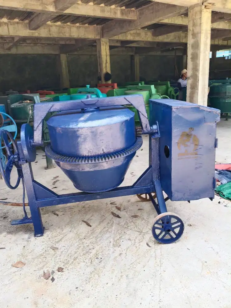 Jual Mesin Molen Beton Merk AAA Kondisi Mulus Harga Termurah