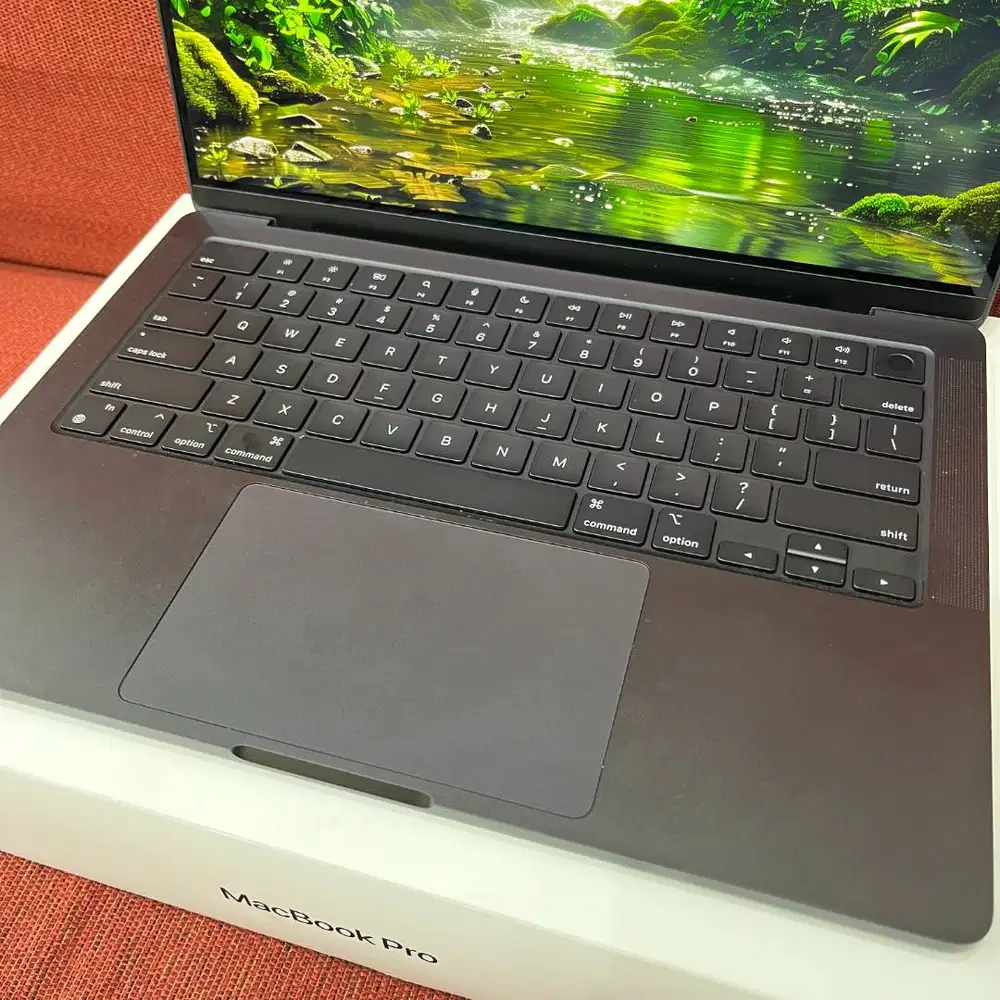 MacBook Pro 14 inch, M4 Pro 2024 RAM 24GB SSD 1 TB second Fullset iBox