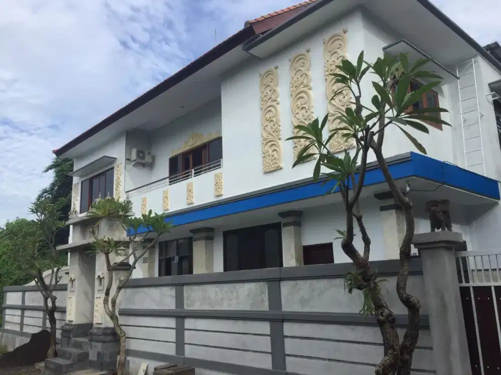 Dijual Rumah Lantai 2 Di Perumahan Pering Mansion Gianyar Bali. Dekat Ke Sanur, IB Mantra,