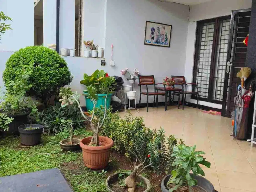 Dijual rumah di cluster aralia harapan indah Bekasi