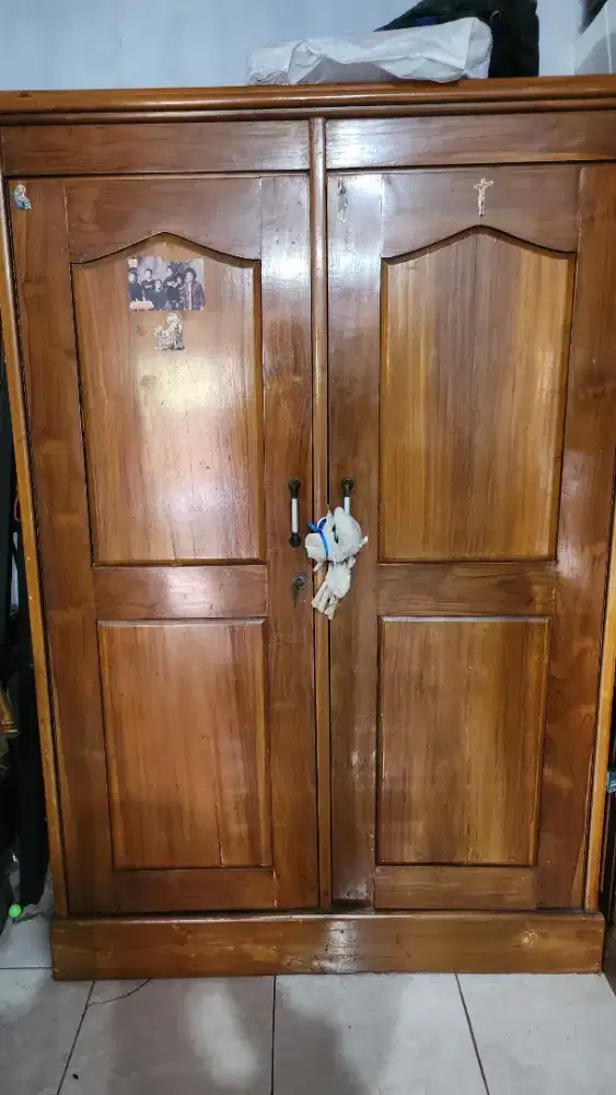 Jual lemari pakaian dari kayu