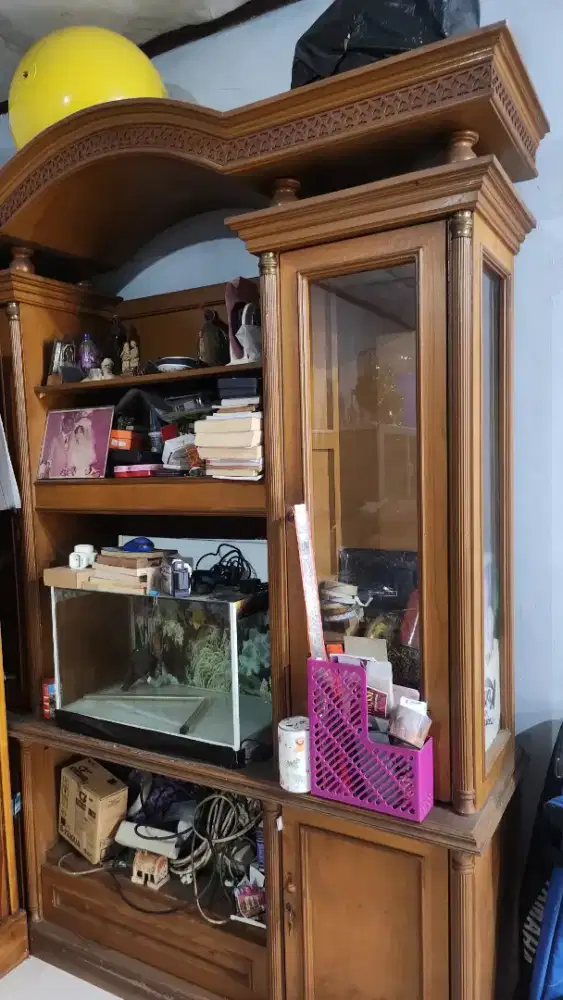 Jual lemari pajang