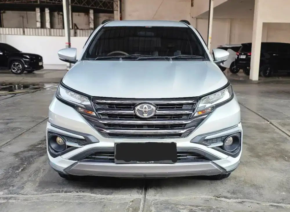 Toyota Rush GR Sport MT Manual 2023 Silver Mulus Tangan 1 Siap Pakai