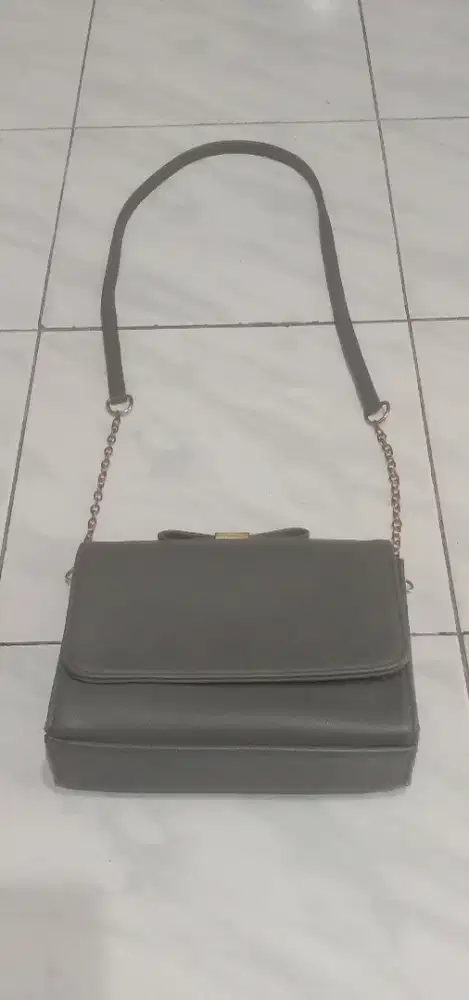 Tas Slempang Kecil Abu