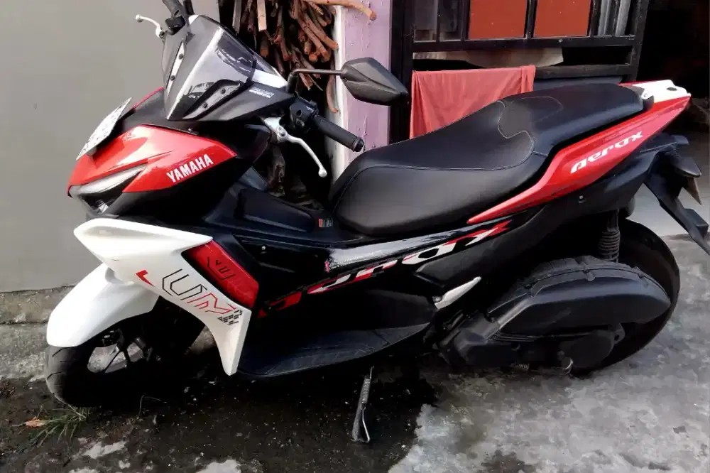 Yamaha aerox tangan pertama