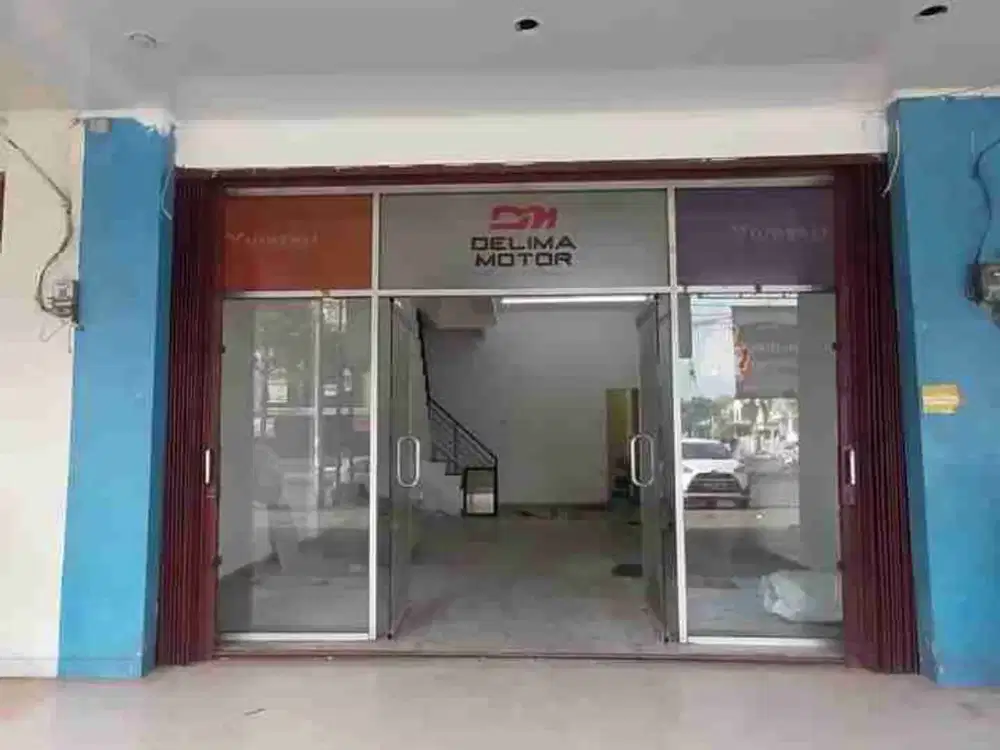DISEWAKAN CEPAT – RUKO STRATEGIS 2½ LANTAI DI BOULEVARD HARAPAN INDAH