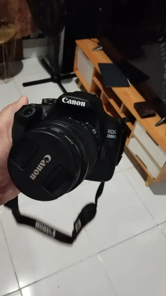 Kamera Canon 2000D