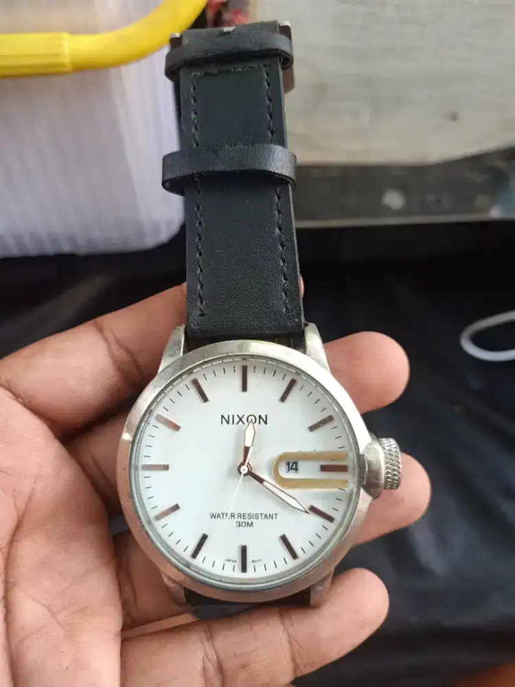 Jam tangan merk Nixon