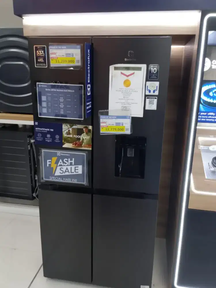 Electrolux refri multidoor 537L Black